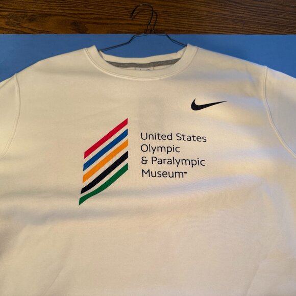 NWT Nike US Olympic & Paralympic Museum Official Merchandise Crewneck Sweatshirt - Picture 2 of 6